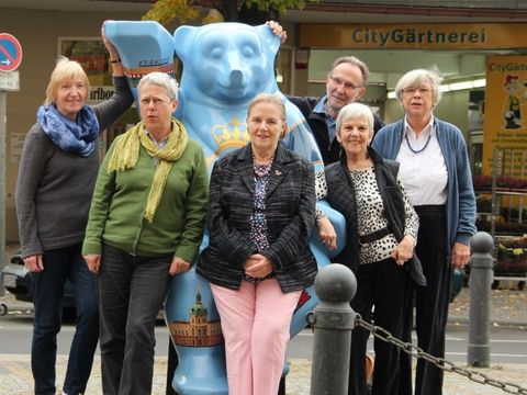Mitglieder der FreiwilligenAgentur (von links): H. Hansen, M.-L. Briese, B. Ohle, J. Borchert, E. Jermis und Dr. U. Kölver