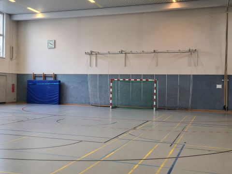 Kurt-Weiß-Sporthalle innen