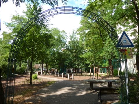 Spielplatz GoethestraÃe Ecke Sesenheimer StraÃe, 30.7.2010, Foto: KHMM