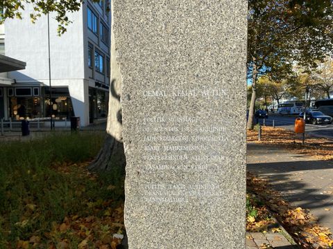 Inschrift für Cemal Kemal Altun.