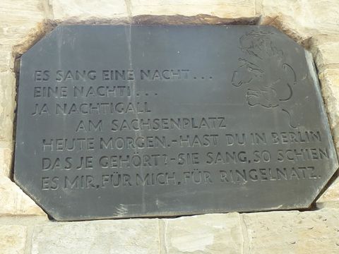 Bronzetafel am Eingang zum Brixplatz, 22.9.2010