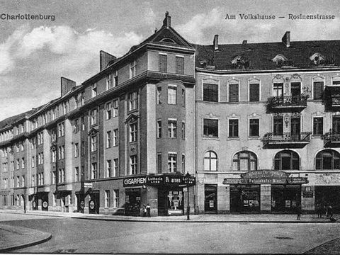 Volkshaus, Rosinenstraße 4 (heute Loschmidtstr. 6-8), Postkarte aus der Zeit um 1910, Museum Charlottenburg-Wilmersdorf