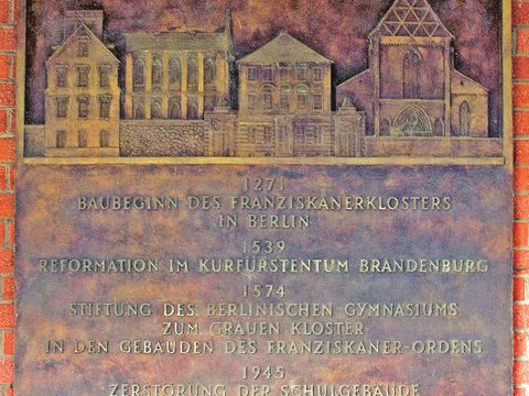 Gedenktafel für Gymnasium zum Grauen Kloster (Bild: Hupka)