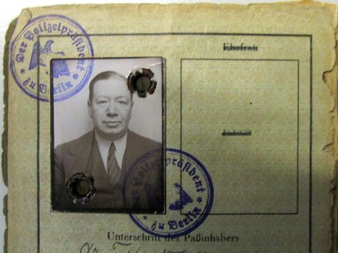Reisepass Dr. Fritz Nelken