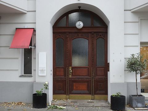 Hausansicht Hohenzollerndamm 5 (Bild: Stolpersteine-Initiative CW, Hupka)