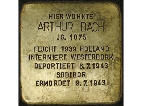 Stolperstein Arthur Bach (Bild: Stolpersteine-Initiative CW, Hupka)