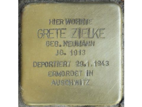 Stolperstein Grete Zielke (Bild: Stolpersteine-Initiative CW, Hupka)