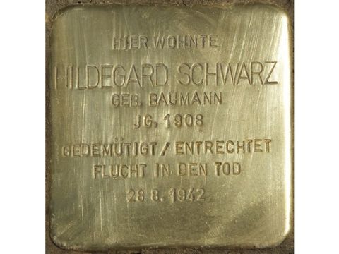 Stolperstein Hildegard Schwarz (Bild: Stolpersteine-Initiative CW, Hupka)