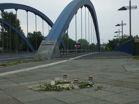 Verlegeort an der Mörschbrücke (Bild: Stolpersteine-Initiative CW, Hupka)