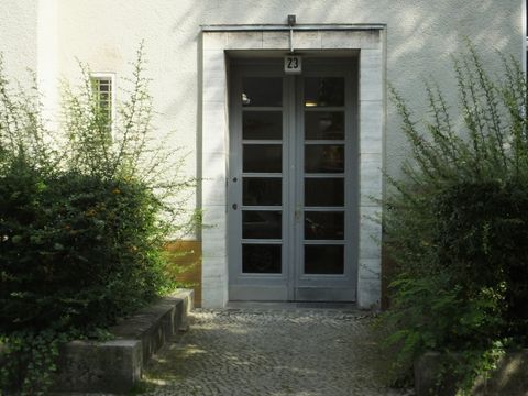 Hausansicht Kastanienallee 23 (Bild: Stolpersteine-Initiative CW, H.-J. Hupka)