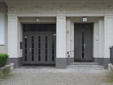 Hausansicht Weimarische Str. 4 (Bild: Stolpersteine-Initiative CW, Hupka)