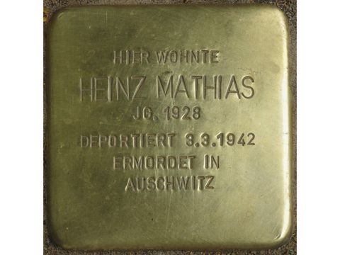 Stolperstein Heinz Mathias: DEPORTIERT 3.3.1943
