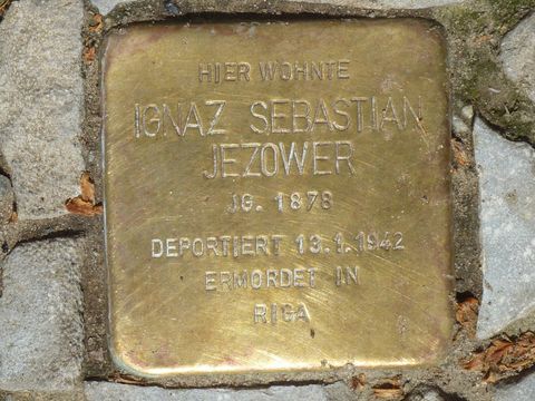 Stolperstein für Ignaz Sebastian Jezower, 2.5.2012, Foto: KHMM