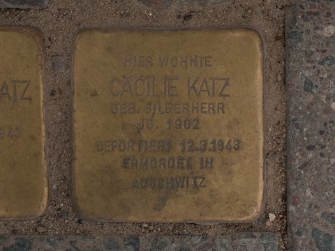 Stolperstein Cäcilie Katz, Foto: A. Bukschat & C. Flegel, 03.10.2012