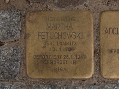 Stolperstein Martha Petuchowski, Foto: A. Bukschat & C. Flegel, 03.10.2012