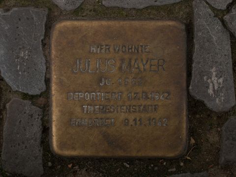Stolperstein Julius Mayer (Bild: Stolpersteine-Initiative CW, Bukschat&Flegel)