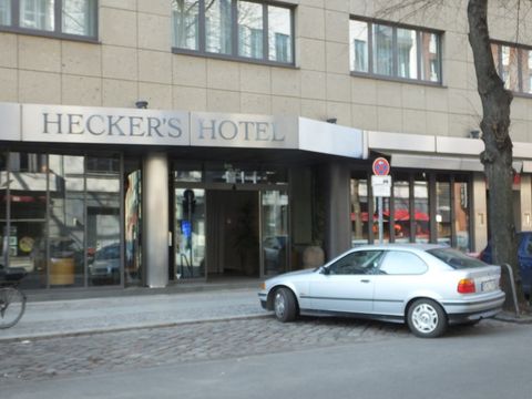 Hausansicht Grolmanstr. 34-35, Foto: H-J. Hupka
