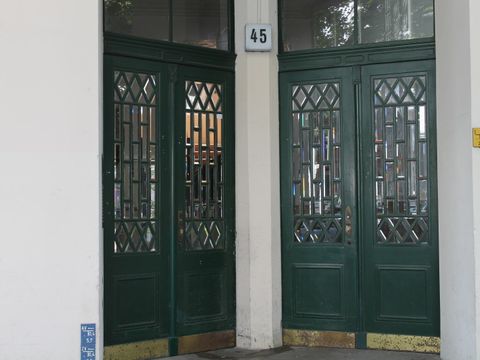 Hauseingang Güntzelstr. 45