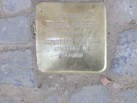 Stolperstein Frieda Robert, Foto: F. Siebold, 2012