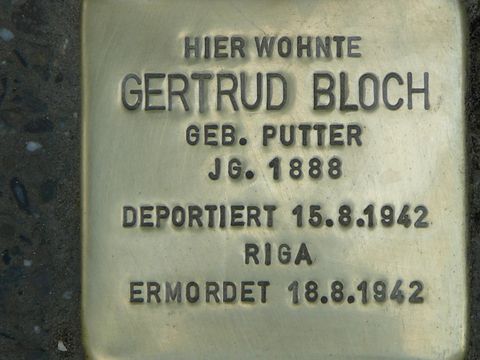 Stolperstein für Gertrud Bloch, Juni 2013