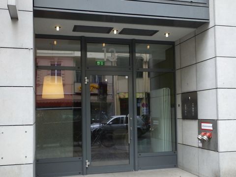Hauseingang Marburger Str. 13, Foto: H-J. Hupka, 2014