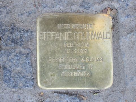 Stolperstein Stefanie Grunwald, Foto: F. Siebold, Okt. 2012