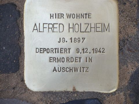 Stolperstein Alfred Holzheim, Foto: F. Siebold, Mai 2013