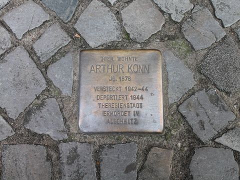 Stolperstein Arthur Konn, Foto: J. Held, 18.10.2011