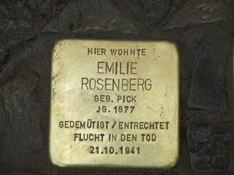 Stolperstein Emilie Rosenberg, Foto: F. Siebold, April 2013