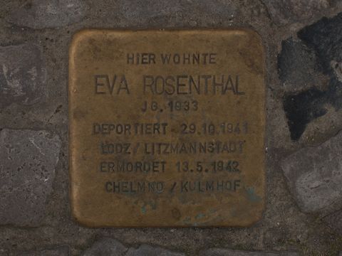 Stolperstein Eva Rosenthal, Foto: A. Bukschat & C. Flegel, 25.08.2012