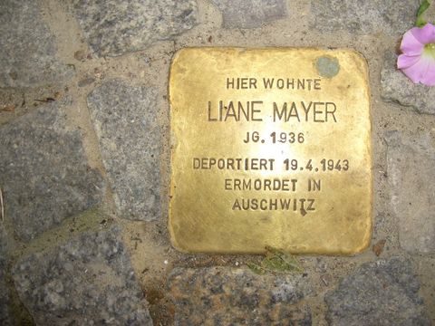 Stolperstein für Liane Mayer, Foto: J.Held, 27.07.2011