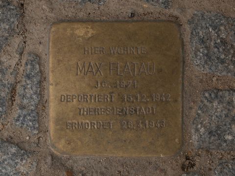 Stolperstein Max Flatau, 25.08.2012 (Bild: Stolpersteine-Initiative CW, Bukschat&Flegel)