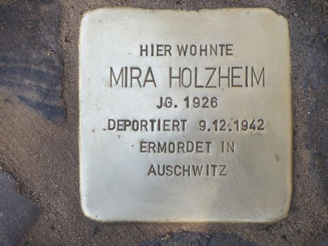 Stolperstein Mira Holzheim, Foto: F. Siebold, April 2013