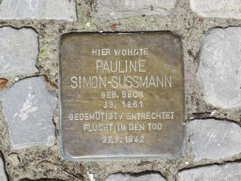 Stolperstein Pauline Simon-Sussmann, Foto: F. Siebold, Juni 2013