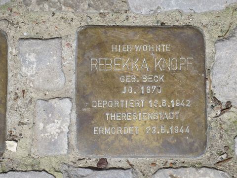 Stolperstein Rebekka Knopf, Foto: F. Siebold, Juni 2013