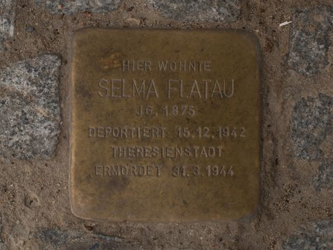 Stolperstein Selma Flatau, 25.08.2012 (Bild: Stolpersteine-Initiative CW, Bukschat&Flegel)