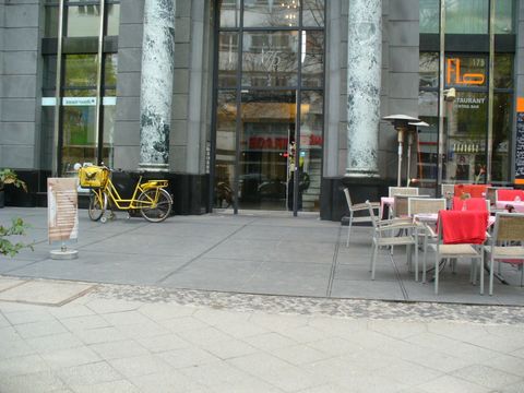 Hausansicht Uhlandstr. 175, 05.04.11