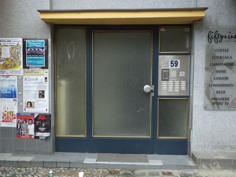 Hauseingang Westfälische Str. 59 (Bild: Stolpersteine-Initiative CW, H.-J. Hupka)