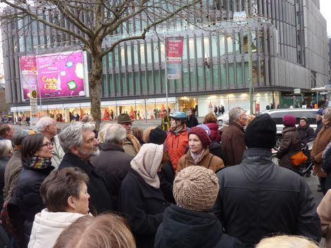 Auf dem Joachimsthaler Platz, 13.12.2014 (Bild: Bezirksamt, KHMM)
