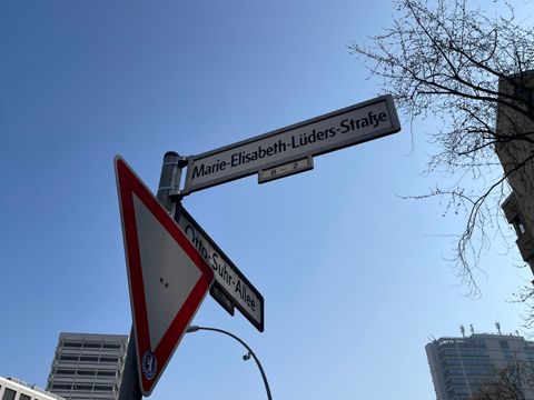 265. Kiezspaziergang Marie-Elisabeth-Lüders-Straße