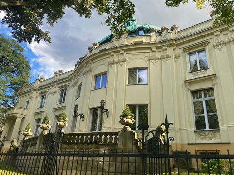 236. Kiezspaziergang - Löwenpalais