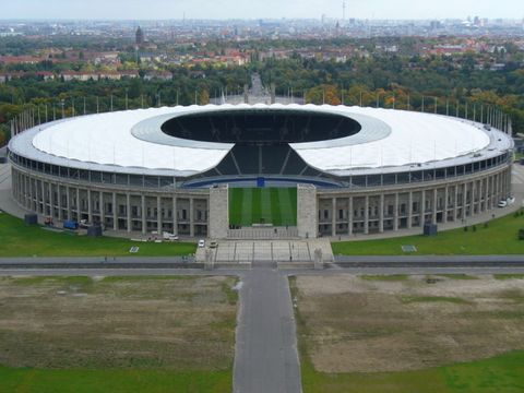 Blick vom Glockenturm auf das Olympiastadion, 2.10.2008, Foto: KHMM