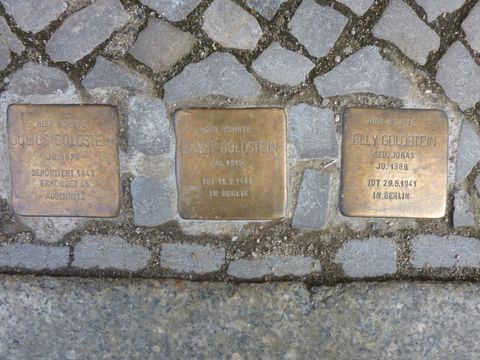 Stolpersteine Niebuhrstraße 67, 4.4.11 Foto: KHMM