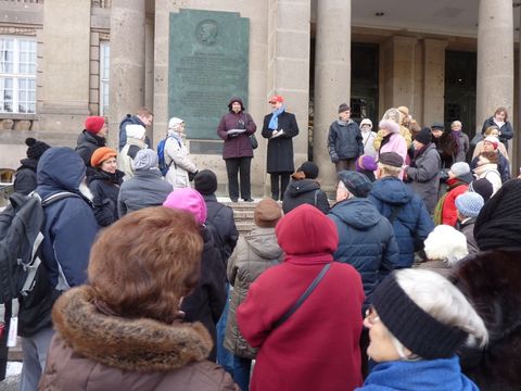 Vor dem Rathaus Schöneberg, 8.12.2012, Foto: KHMM