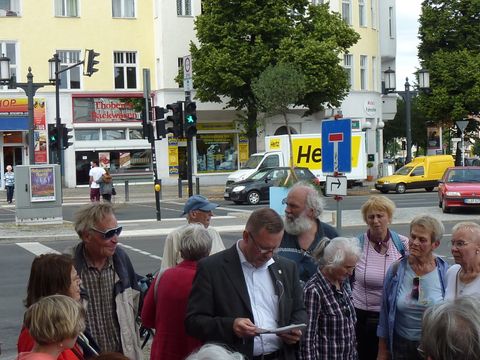 Mahnmal für Giuseppe Marcone auf dem Mittelstreifen, 13.7.2013, Foto: KHMM
