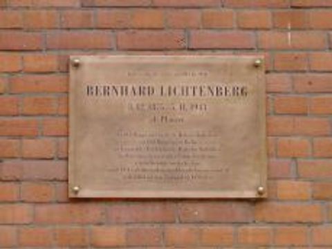 Gedenktafel Bernhard Lichtenberg; Foto: Hannelore Teutsch