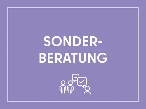 Kachel Schriftzug "Sonderberatung", Symbol: Figuren mit Sprechblasen. Weiße Schrift auf violettem Hintergrund