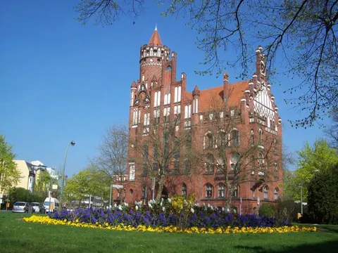 Rathaus Schmargendorf, Vorderansicht