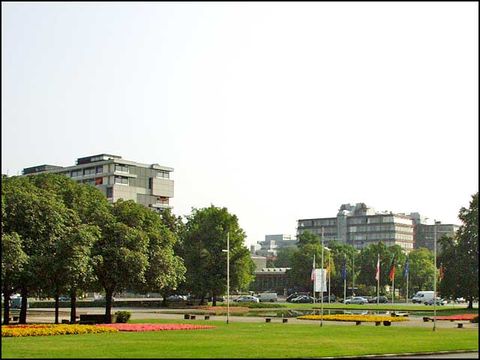 Aktuelles Foto - Ernst-Reuter-Platz nach Osten