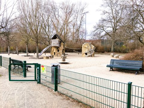Sömmeringstr. 005 - Grünanlage Österreichpark, Spielplatz